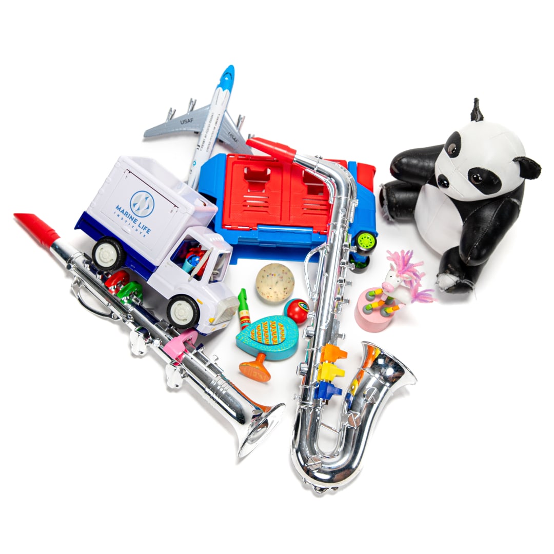 Toys a pile of Toys that can be recycled